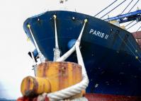 Navio muda de nome e de tripulação após atracar no Porto de Paranaguá